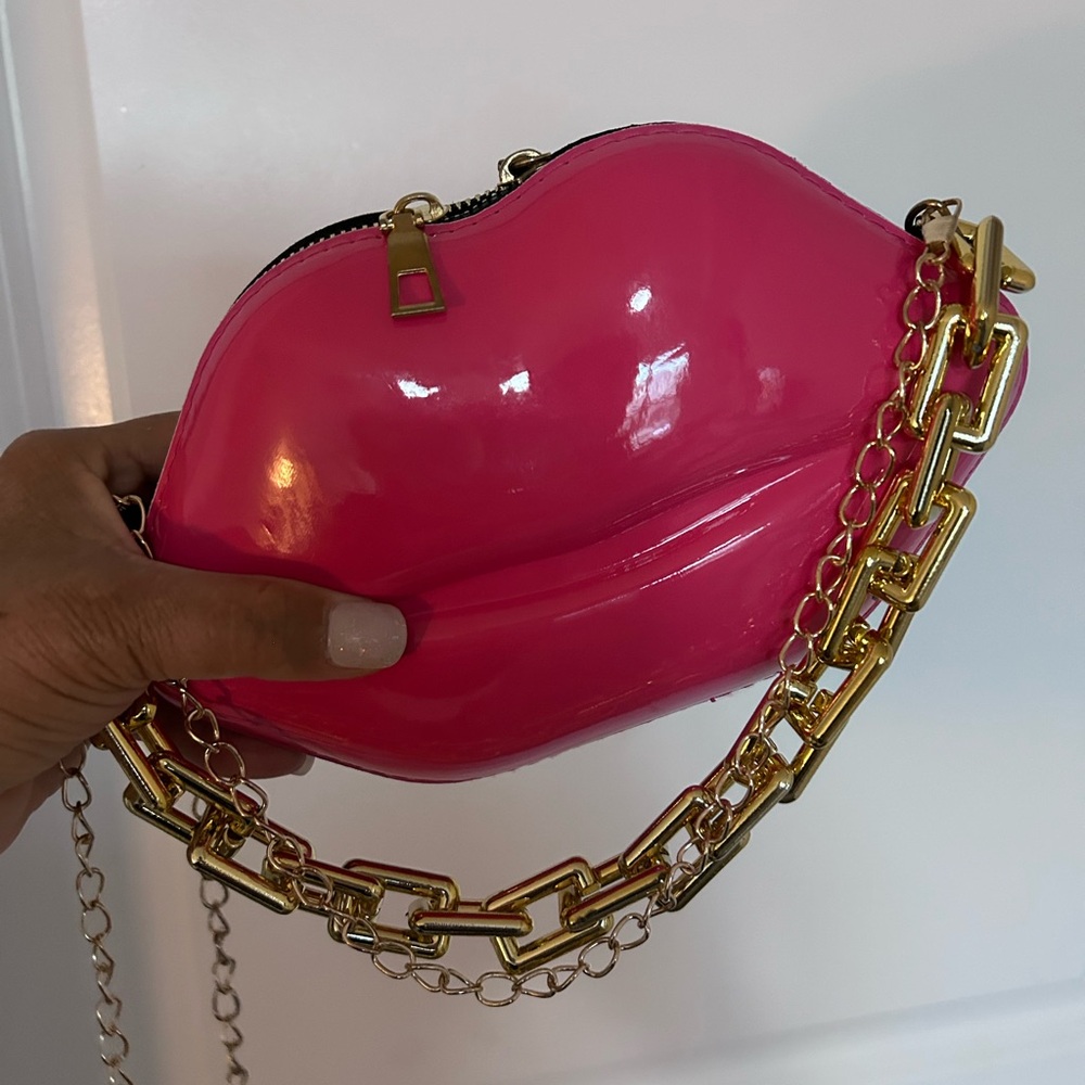 HOT PINK LIPS • Bag w/ Chains • Small •